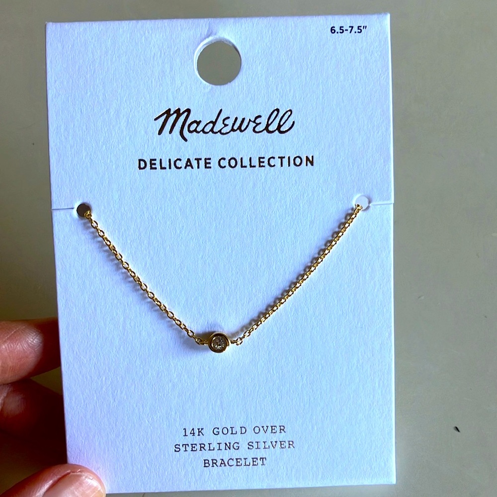 Gold bracelet, new!